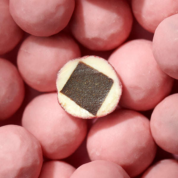 Lakrits med vit choklad och jordgubbar