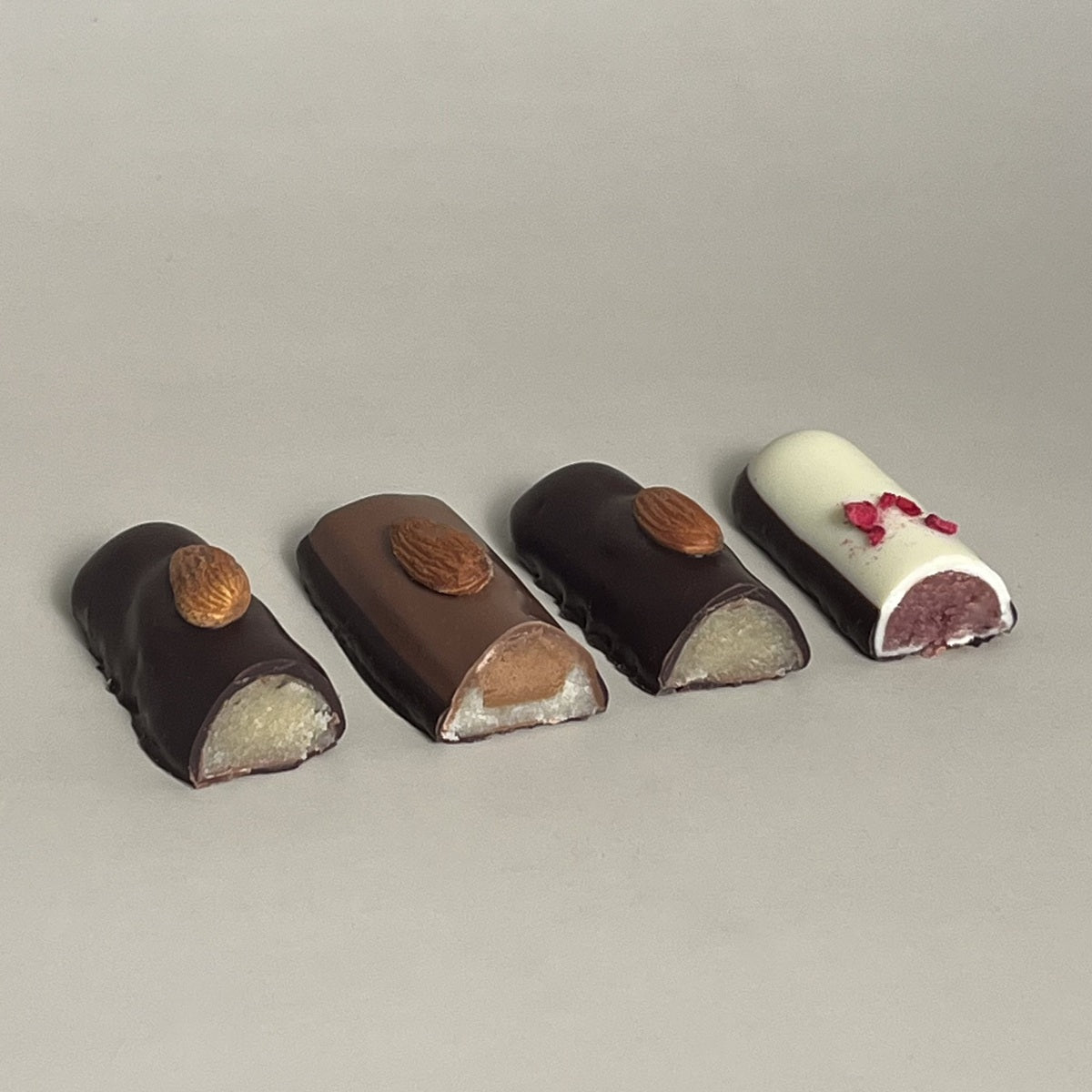 4 petit fours - marsipan favoriter